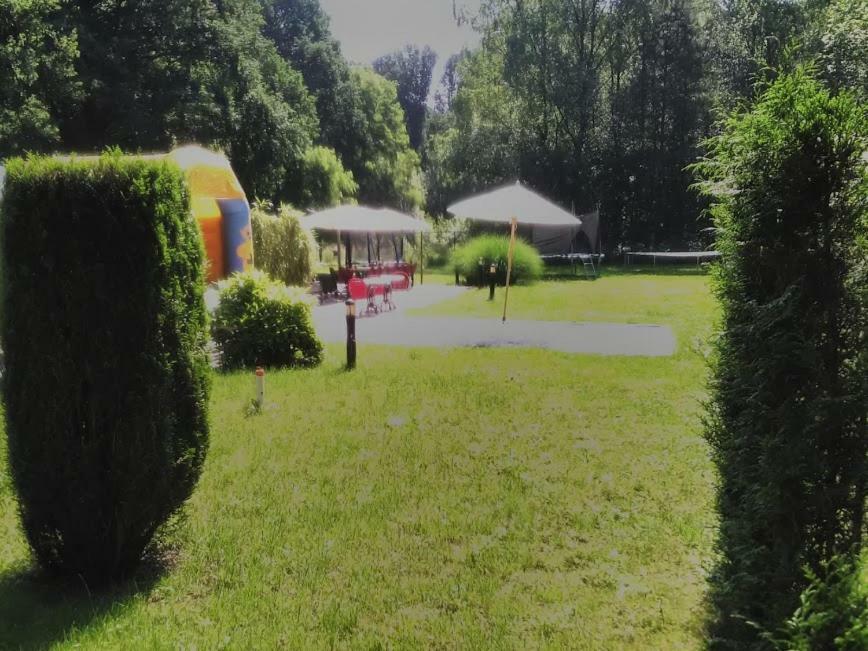 De Bron Villa Beringen Luaran gambar